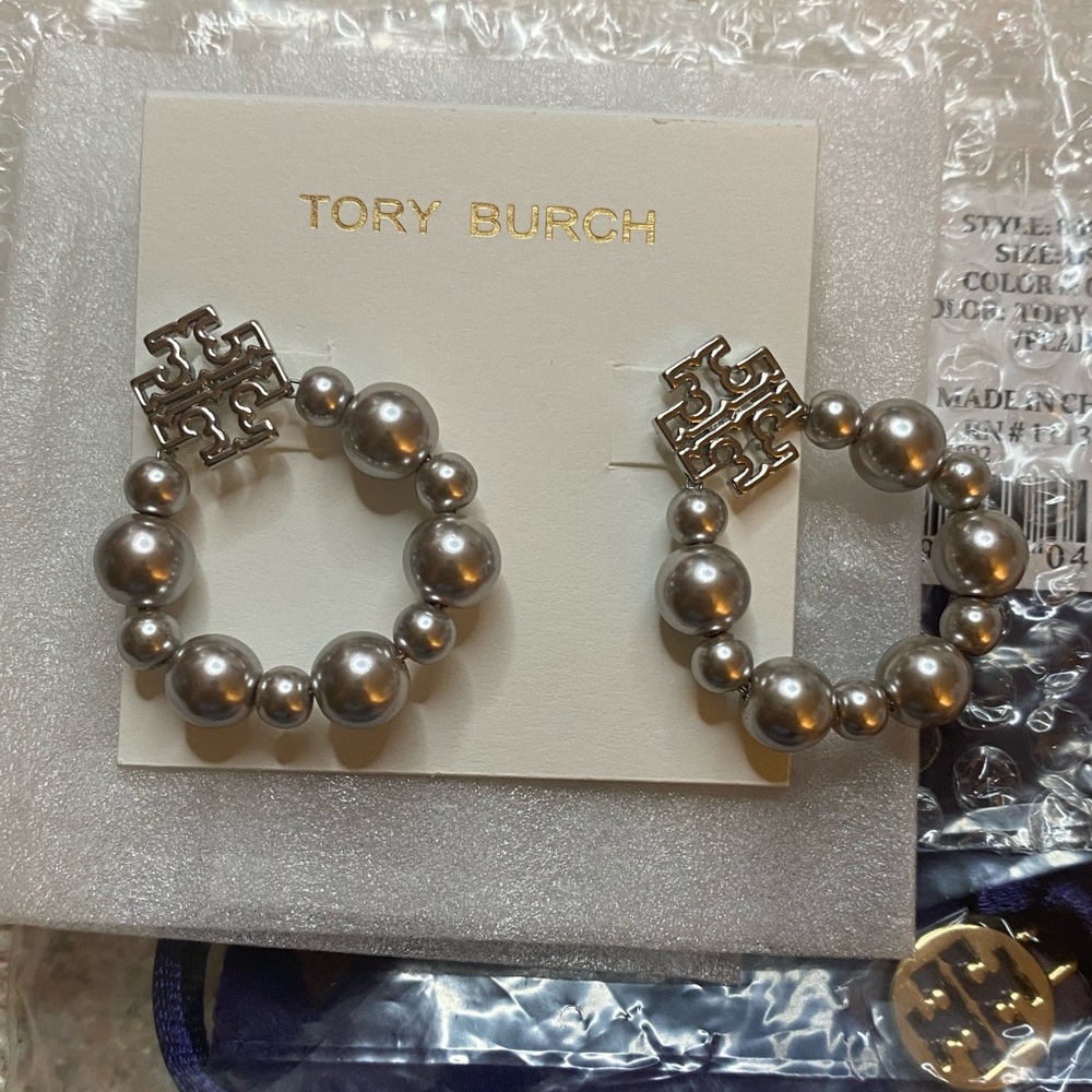 New!! Tory Burch Britten Pearl earrings